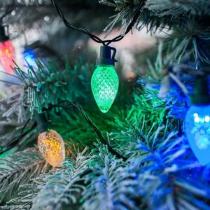 Conjunto com 60 Luzes de Natal Pinha C7 Multicoloridas