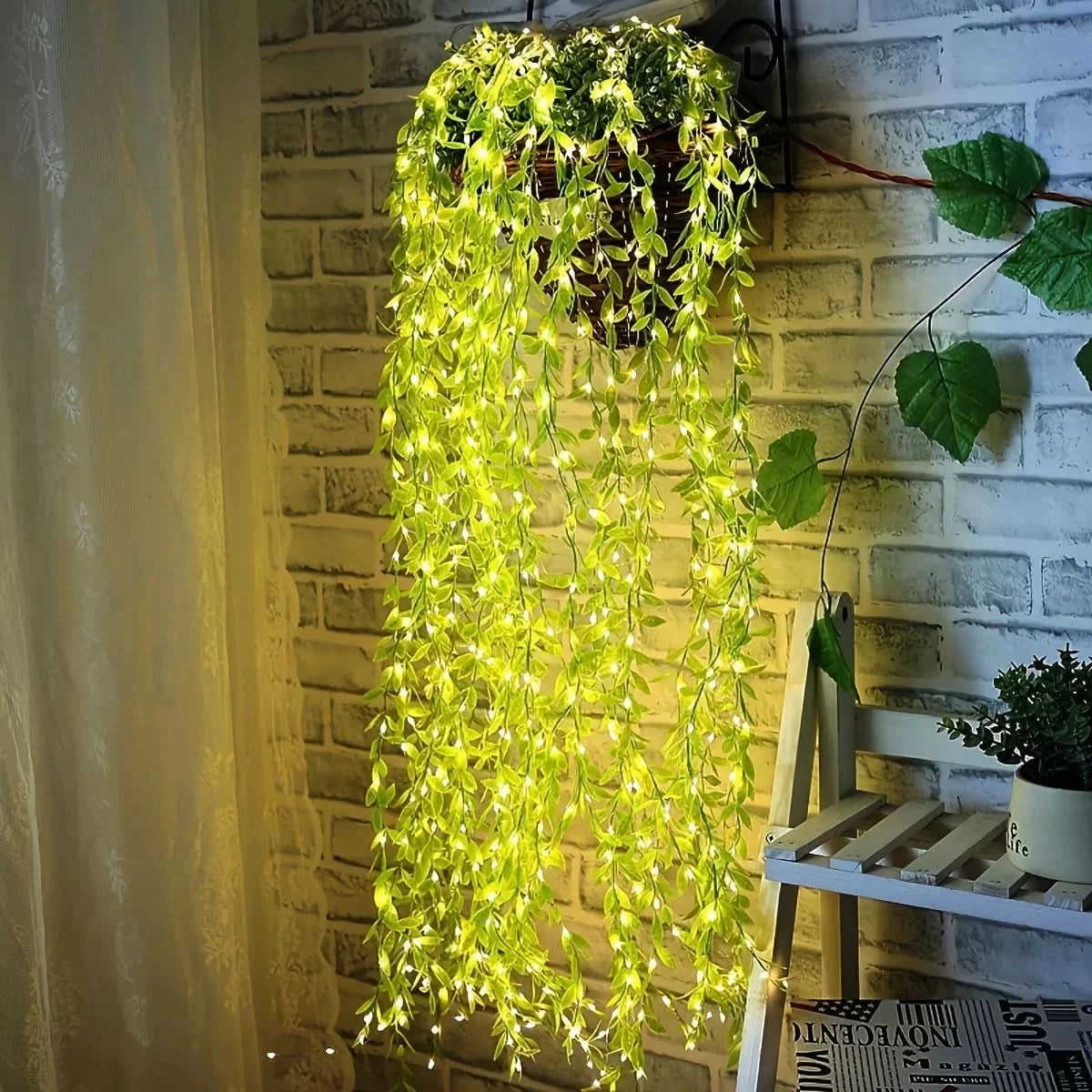 Cortina de Luzes Natalinas com Folhas – Encanto e Magia em Cada Detalhe - Imagem 2