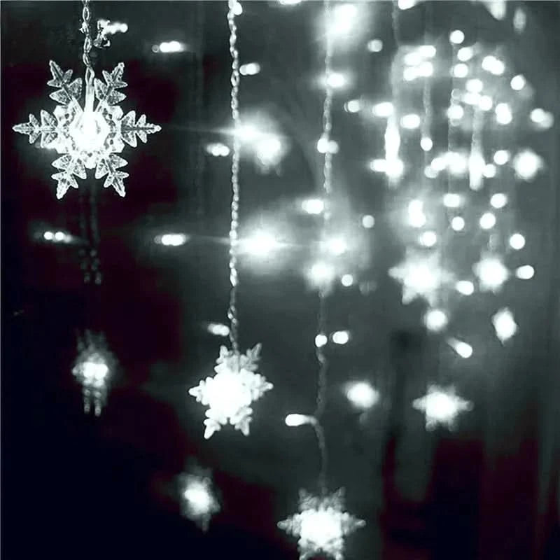 Cortina de Luzes LED Floco de Neve – Magia Natalina em Cada Detalhe - Imagem 12