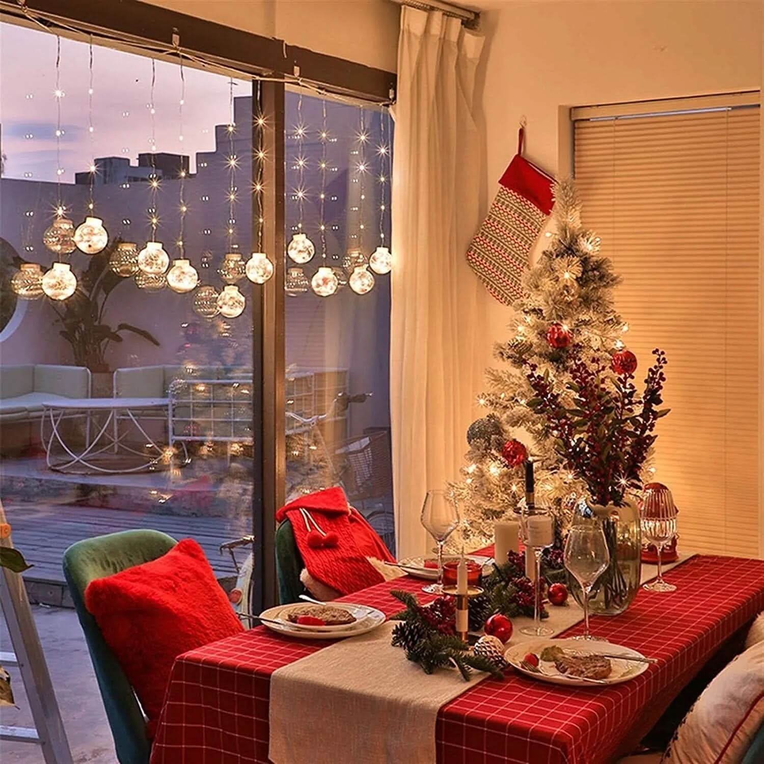Cortina de Luzes em LED Globos Decoração de Natal - Imagem 5