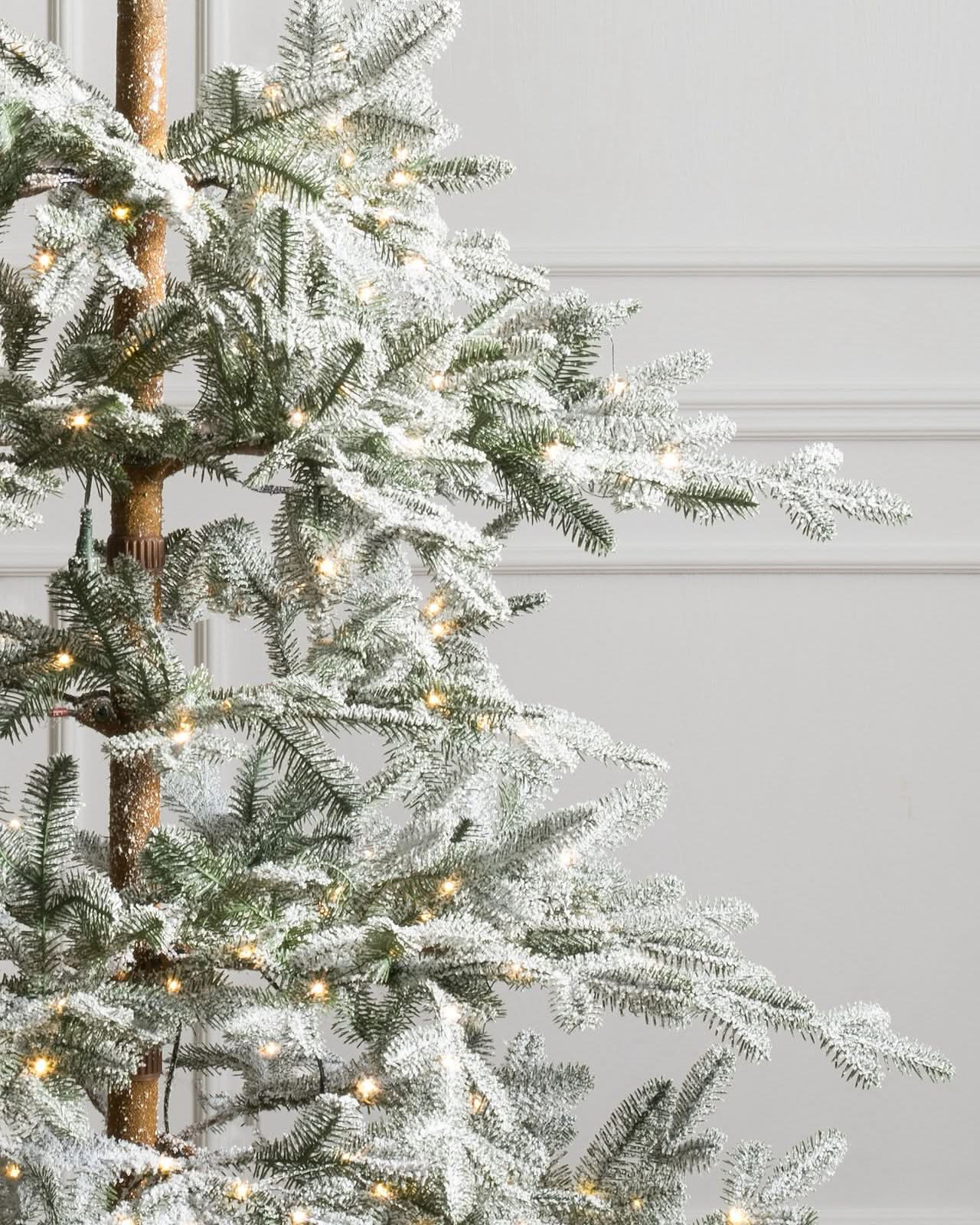 Árvore de Natal Nevada com Galhos Nevados, Suporte Metálico e Micro LEDs Embutidos - Imagem 2
