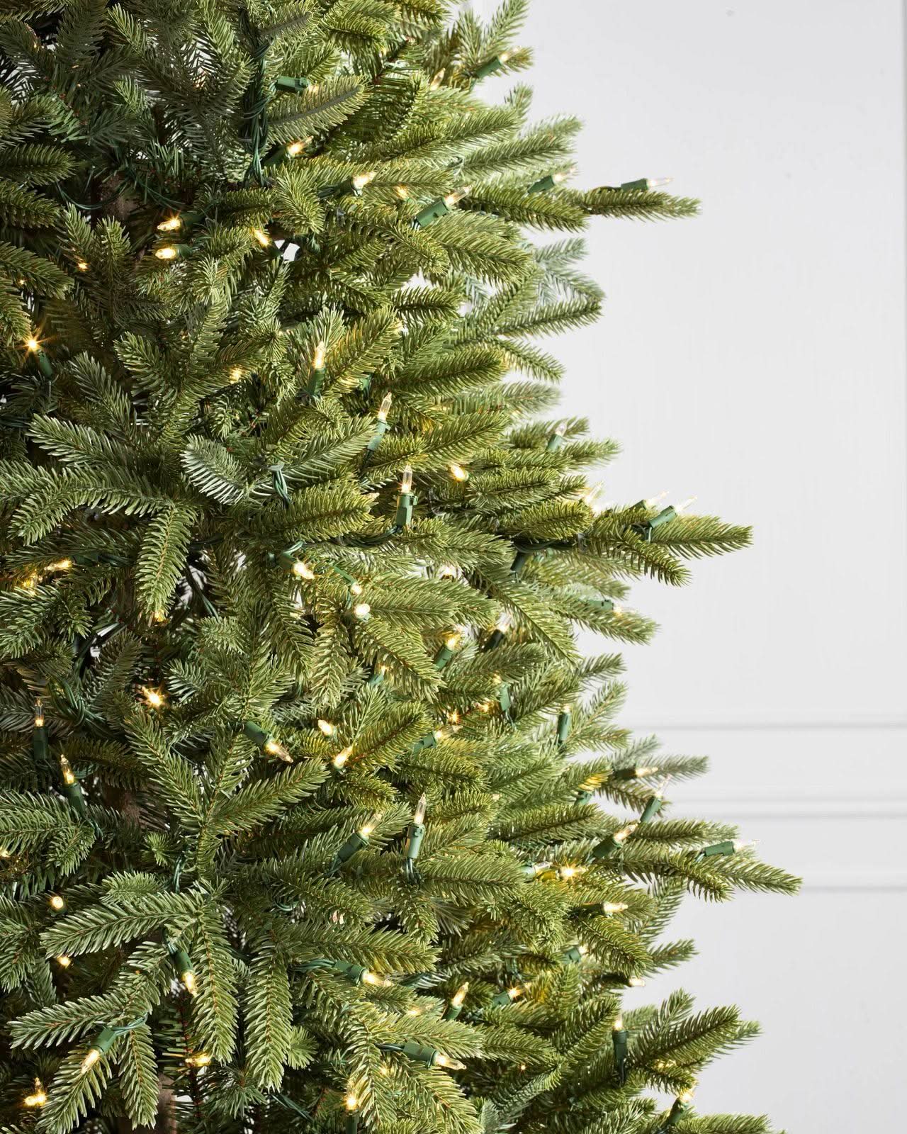 Árvore de Natal Silverado Slim com Galhos Articulados, Suporte Metálico e Micro LEDs Embutidos - Imagem 2
