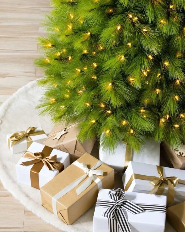 Árvore de Natal Monterey Pine Slim com Galhos Articulados, Suporte Metálico e Micro LEDs Embutidos - Imagem 2