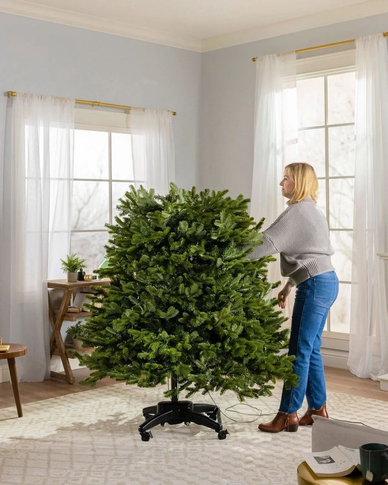 Árvore de Natal Verde Premium com Galhos Articulados, Suporte Metálico com Rodinhas e Micro LEDs Embutidos - Imagem 3