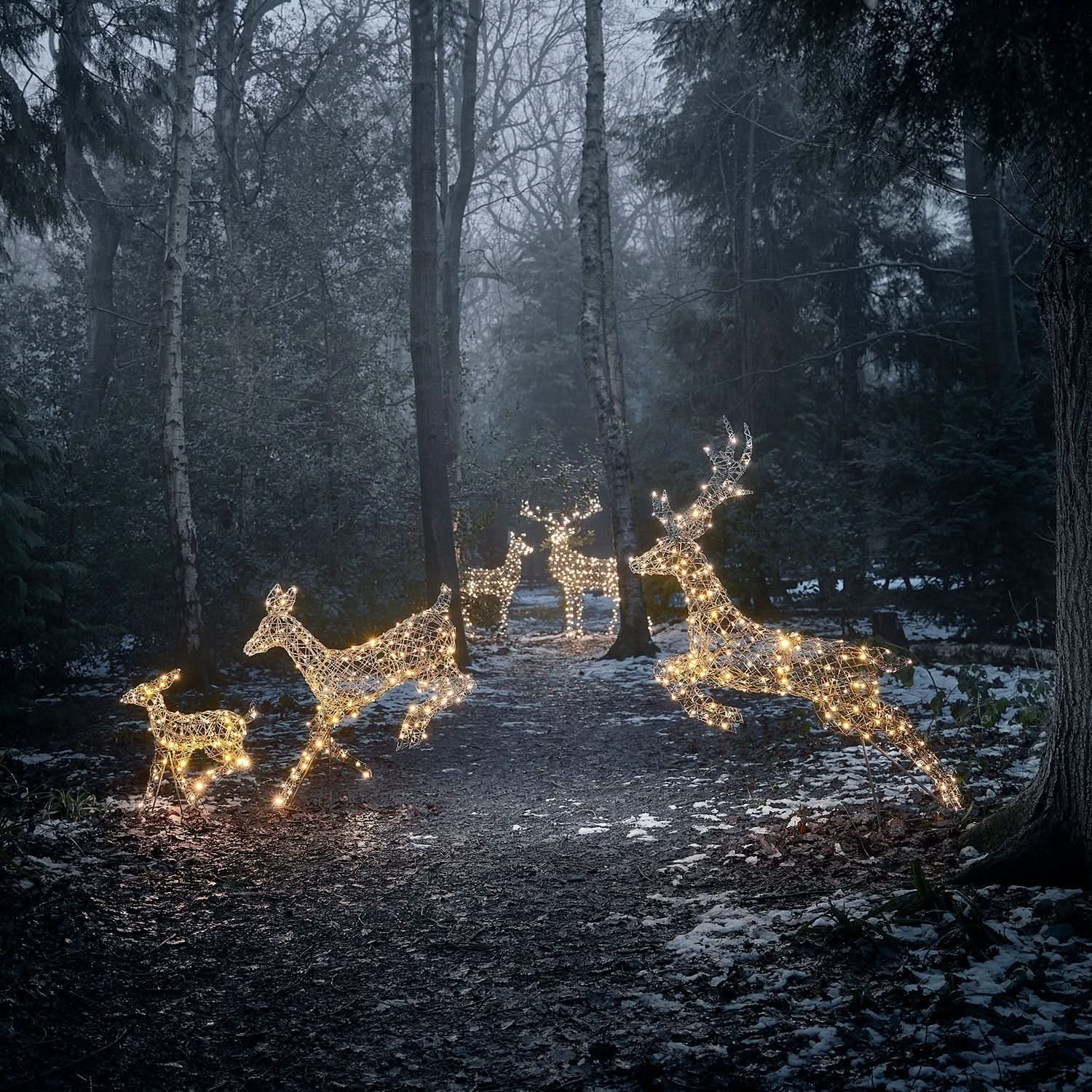 Conjunto Natalino de 5 Renas Iluminadas com LED em Duas Cores - Imagem 3